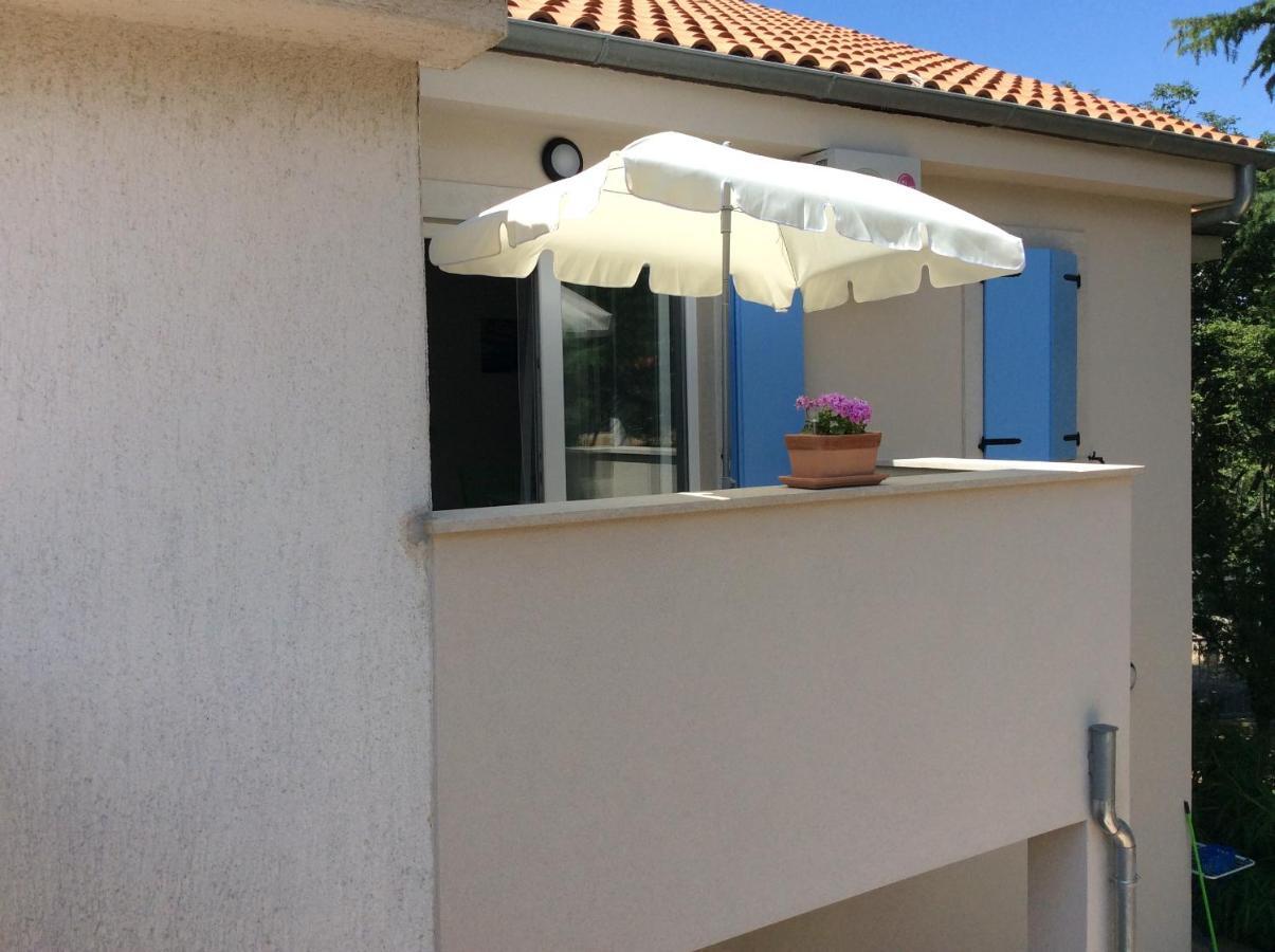 Apartment Pin Pinezici  Exterior photo